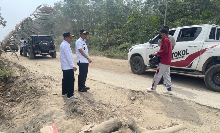 Tinjau Jalan Lintas Menggala Jhonson–Pujud, Wabup Rohil Desak PUPR Provinsi Segera Bertindak