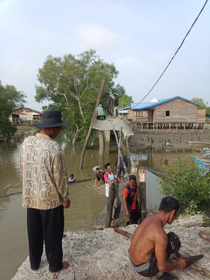 Jembatan di Jalan Raja Ali Haji Teluk Pulai Ambruk, Ratusan KK Terisolir