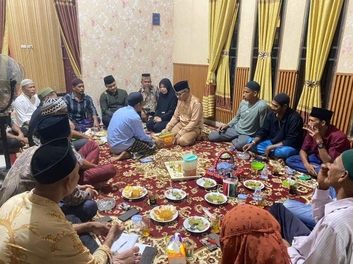 Lurah Teluk Merbau Gandeng Kepala Suku Latih RT- RW Pelajari Tata Cara Adat Melayu