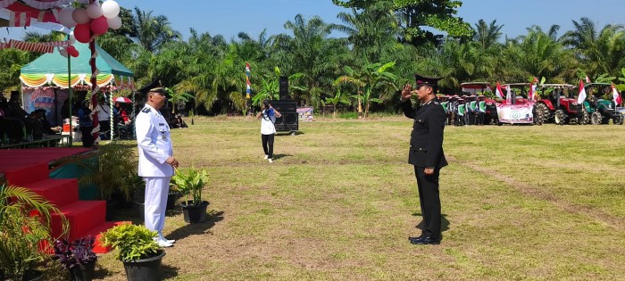 Camat Pekaitan Pimpin Upacara HUT ke-81 RI